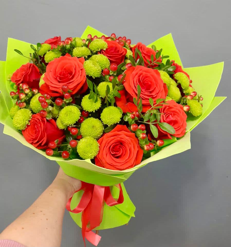 Букет цветов из: Хризантемы и Розы в Старобжегокайском