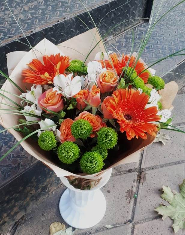 Букет цветов из: Герберы, Хризантемы, Альстромерии и Розы в Старобжегокайском