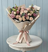 Букет цветов из:  Розы и Лизиантусы в Старобжегокайском