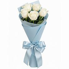 Букет 5 Белых роз Проуд в Старобжегокайском