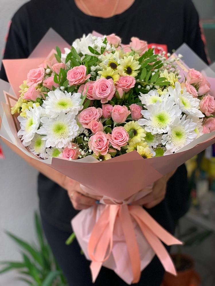 Букет цветов из: Розы и Хризантемы в Старобжегокайском