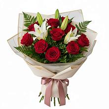 Букет цветов из:  Лилии и Розы в Старобжегокайском