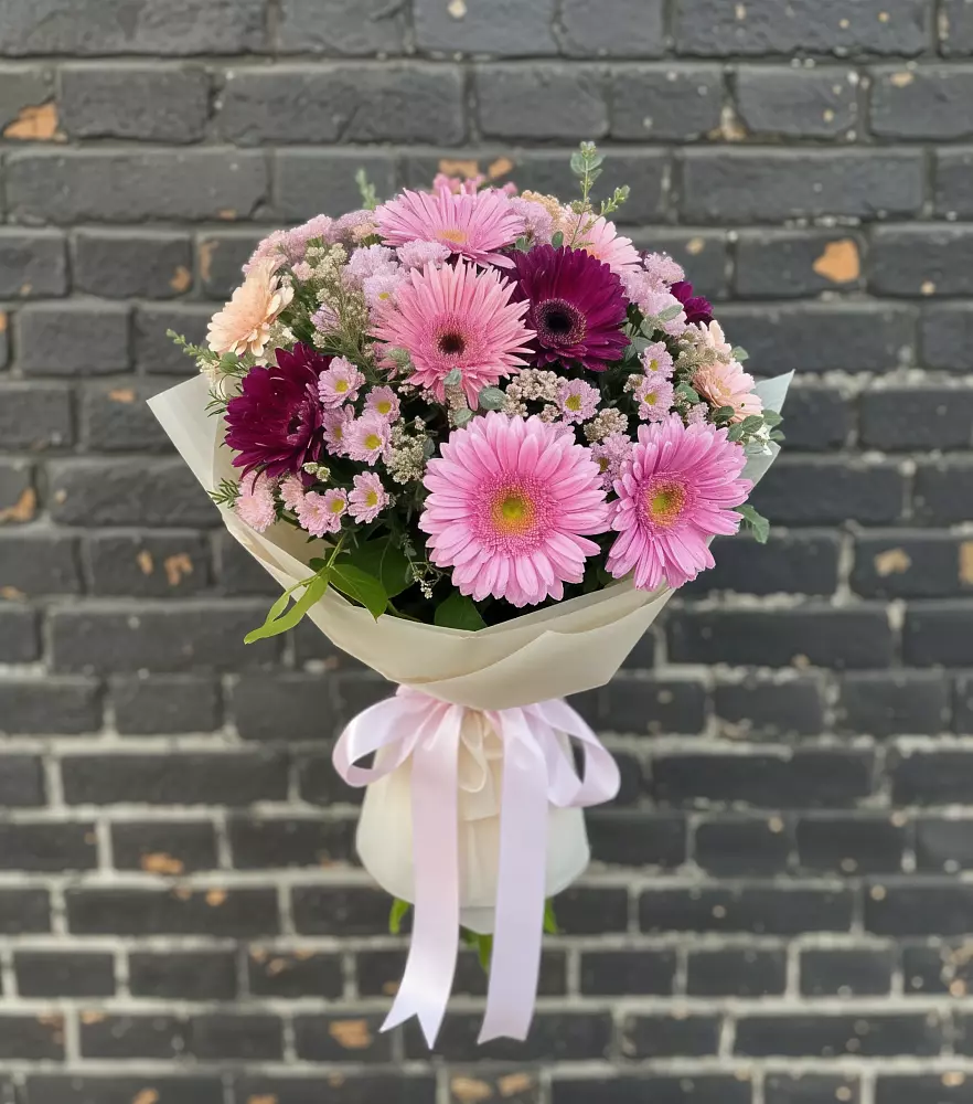 Букет цветов из: Герберы и Хризантемы в Старобжегокайском