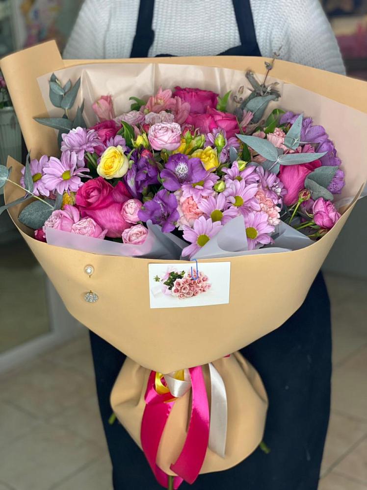 Букет цветов из: Хризантемы, Гвоздики и Альстромерии в Старобжегокайском