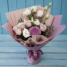 Букет цветов из:  Розы и Лизиантусы в Старобжегокайском