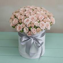 Цветочная композиция из Розы в шляпной коробке в Старобжегокайском