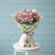 Букет цветов из:  Орхидеи и Розы в Старобжегокайском