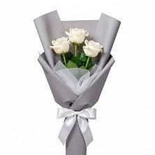 Букет 3 белые розы в Старобжегокайском