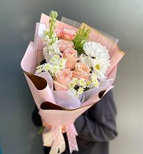 Букет цветов из:  Хризантемы и Розы в Старобжегокайском