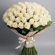Букет 101 беля роза Белоснежка в Старобжегокайском