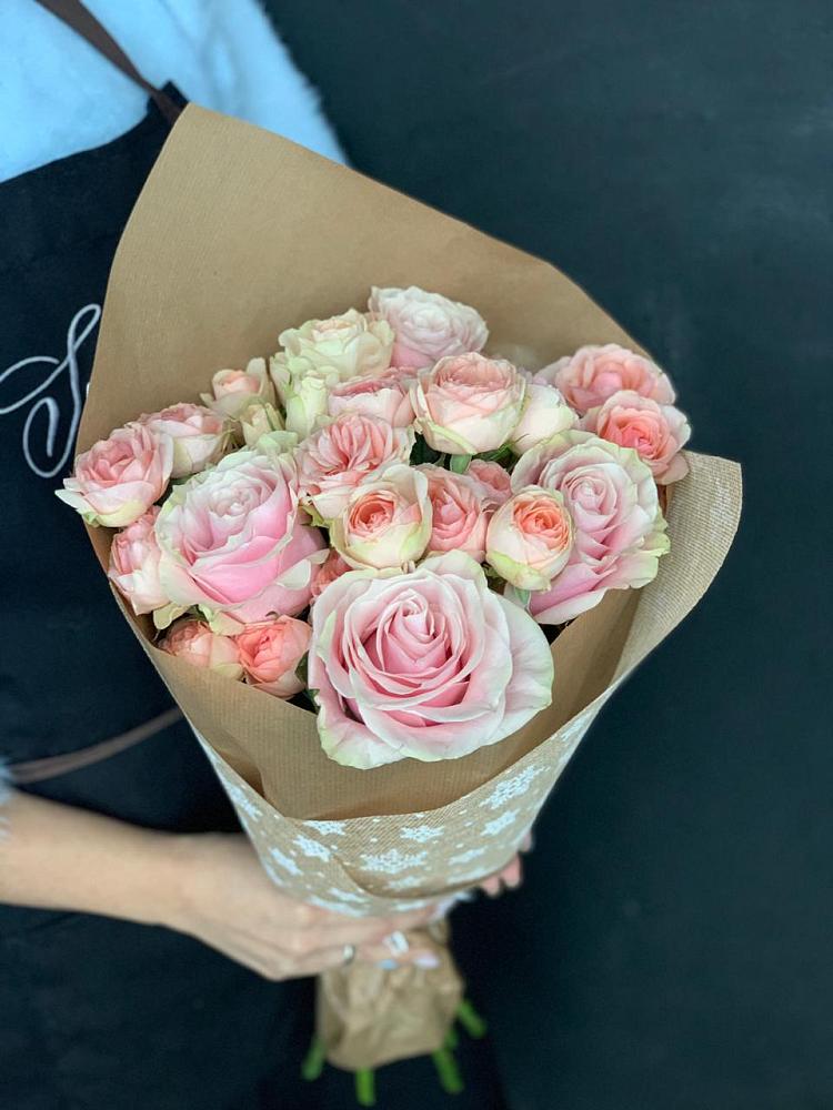 Букет цветов из: Хризантемы и Розы в Старобжегокайском