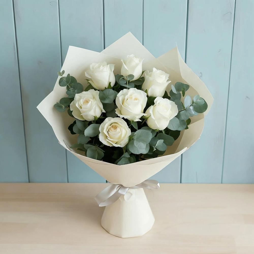 Букет Белые розы в Эвкалипте в Старобжегокайском