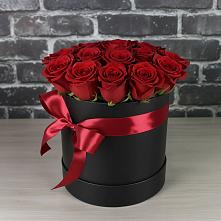 Цветочная композиция из Розы в шляпной коробке в Старобжегокайском