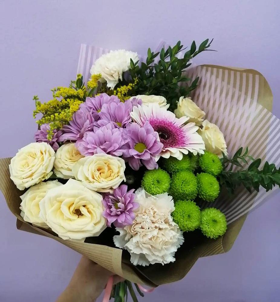 Букет цветов из: Хризантемы, Розы, Гвоздики и Герберы в Старобжегокайском