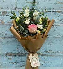 Букет цветов из:  Розы и Лизиантусы в Старобжегокайском