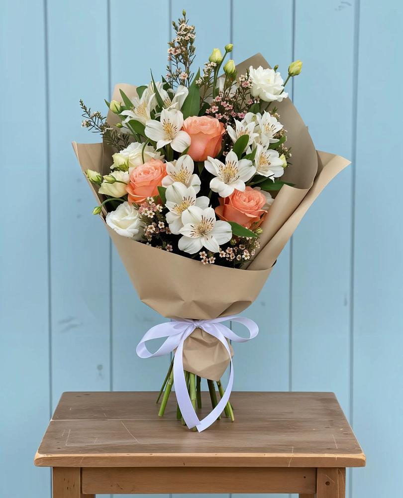 Букет цветов из: Альстромерии, Лизиантусы, Розы и Хризантемы в Старобжегокайском